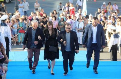 АНДРЕЙ БОРЗЕНКО: И НА ТИХОМ ОКЕАНЕ АНДРЕЙ БОРЗЕНКО: И НА ТИХОМ ОКЕАНЕ